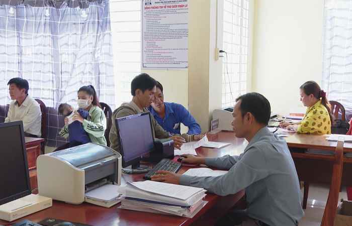 Đẩy mạnh cải cách thủ tục hành chính, tạo sự minh bạch, hài lòng cho người dân (28-08-2023)